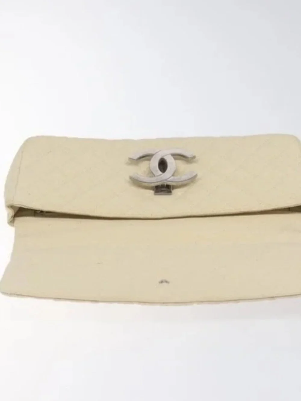 CHANEL Cruise Line Matelasse Clutch Bag Cream Silver CC Auth 118381
